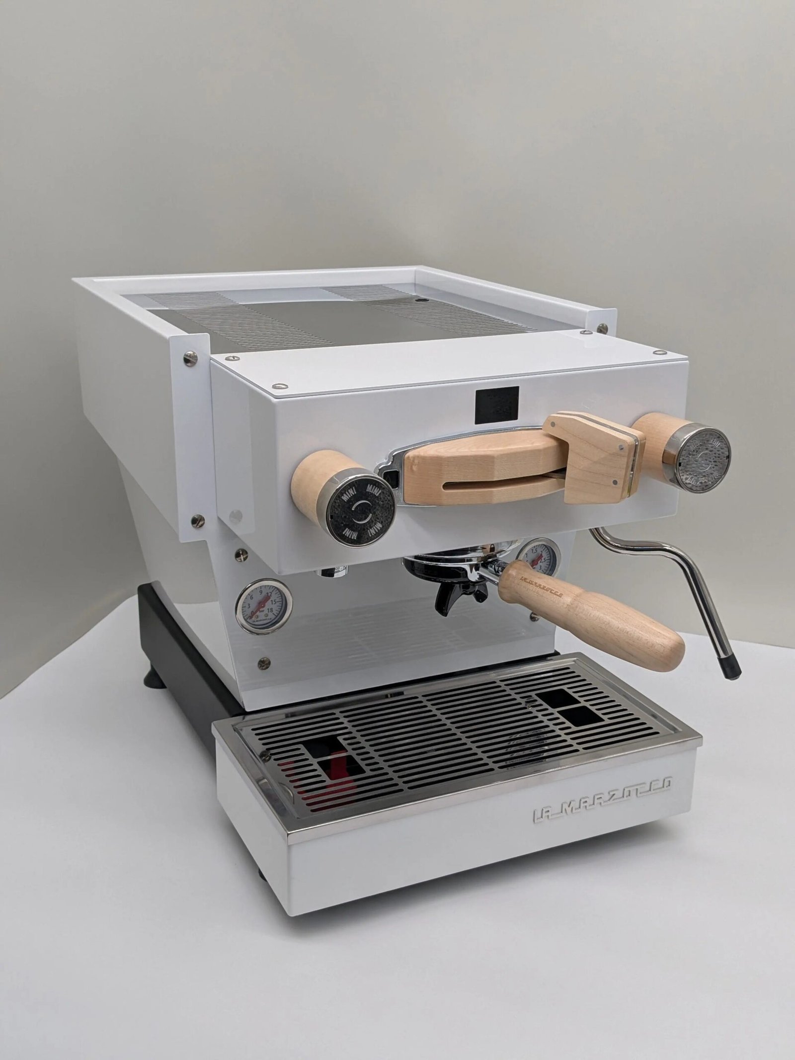 La Marzocco Linea Mini Espresso Machine – White / Walnut Accents - Image 4
